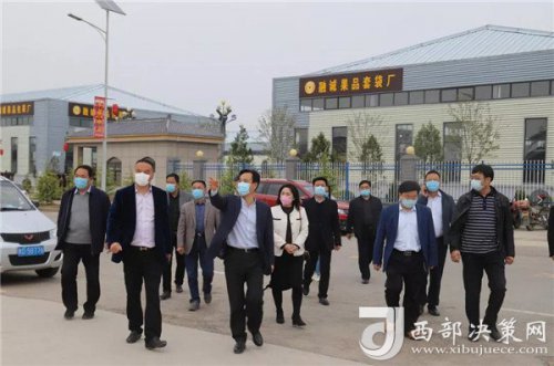 һ��һ·����(w��)�C(j��)����ϯ�F(tu��n)��־��һ�Ё����\���F(tu��n)����