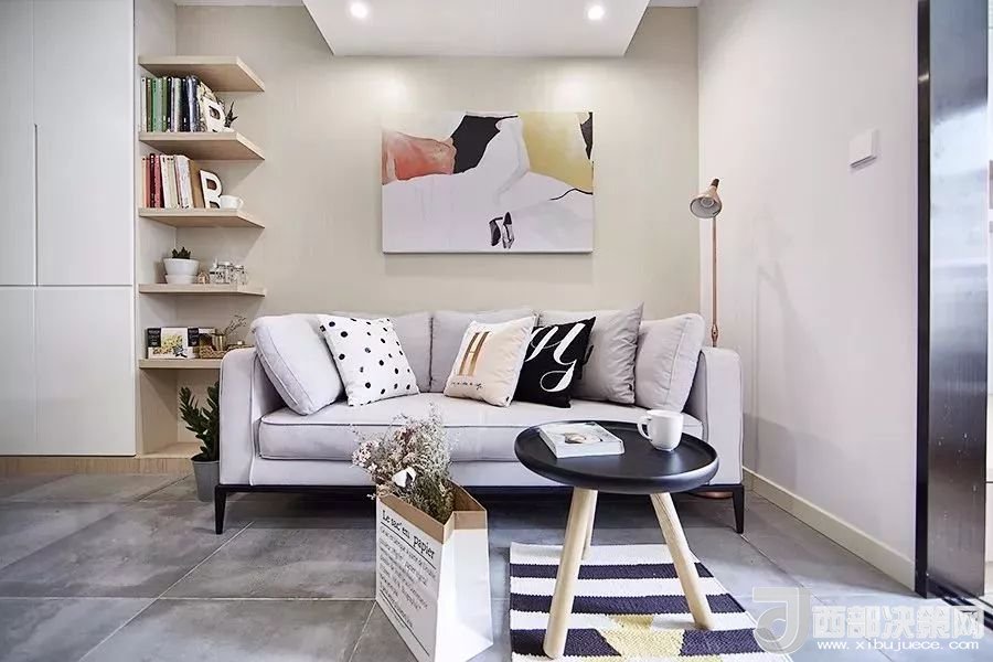 沙發(fā)背景墻選對裝飾畫，才能美了整個客廳空間！
