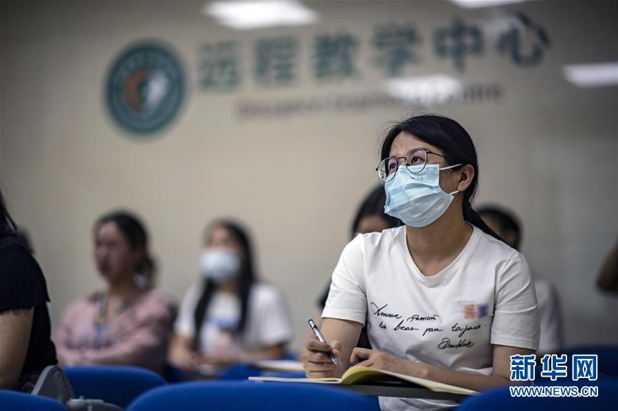 （新華全媒頭條·走向我們的小康生活·決戰(zhàn)決勝脫貧攻堅(jiān)·圖文互動）（7）決戰(zhàn)烏蒙——中國消除千年貧困的一個(gè)縮影 